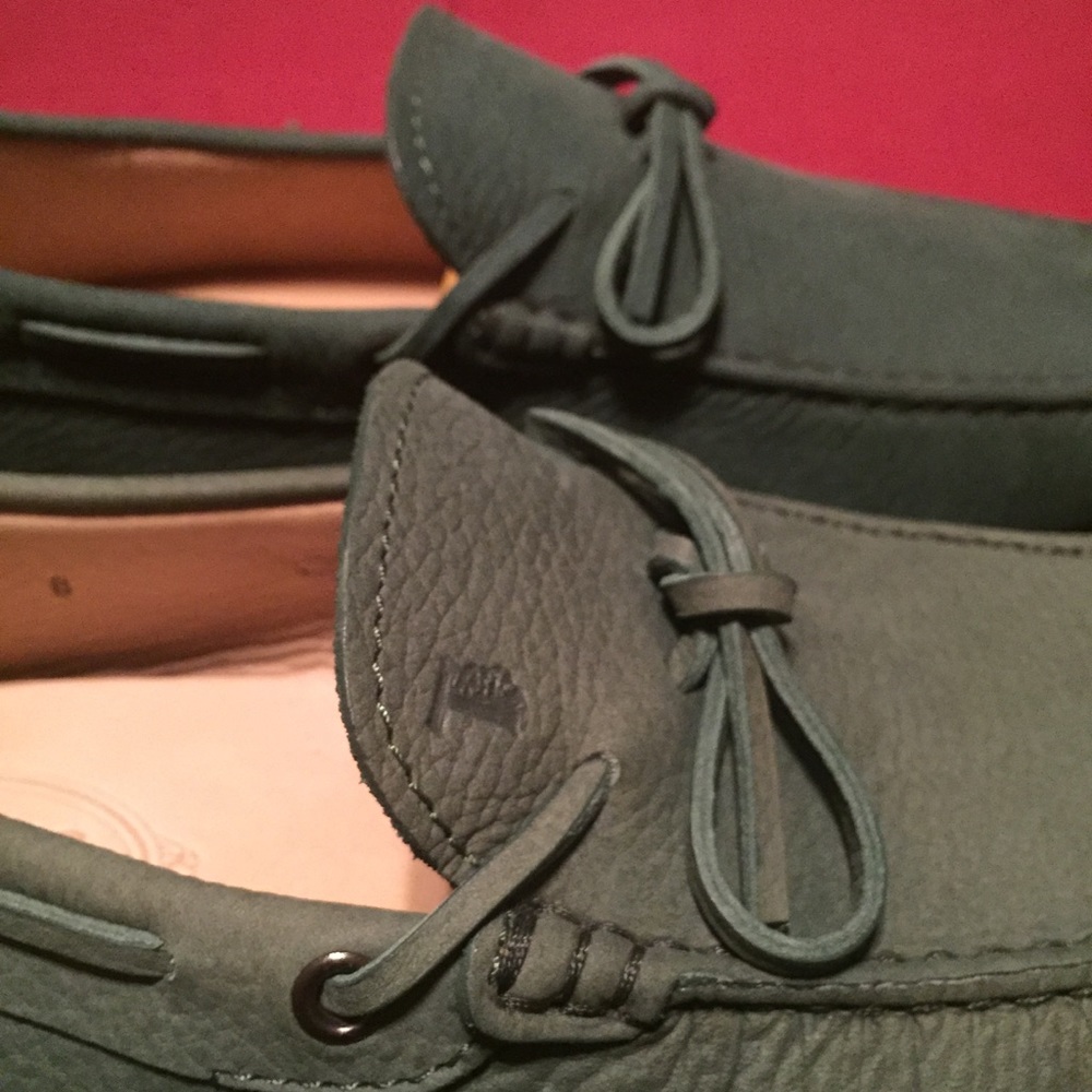 Men's TOD's driving moccasins. Size 9 (US).